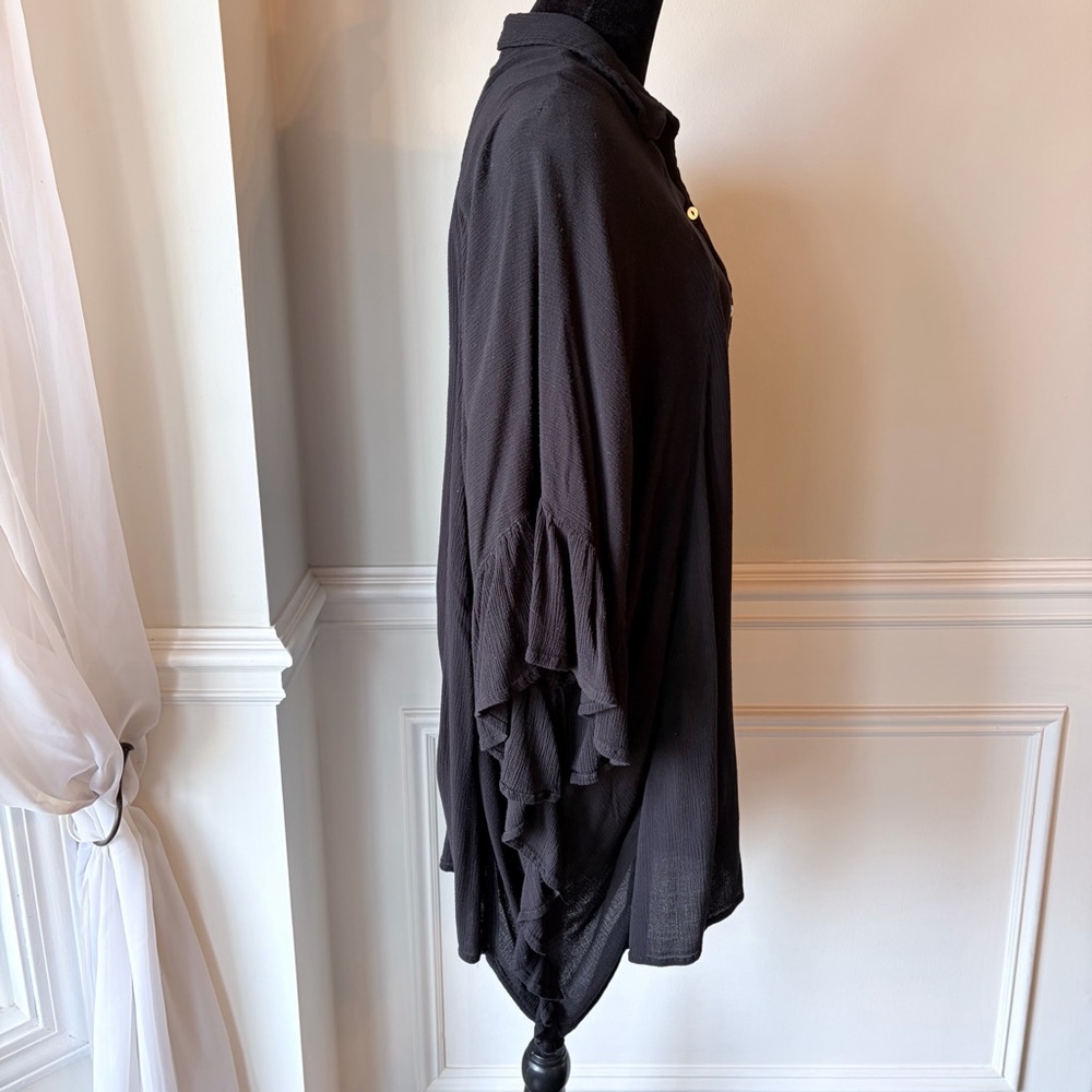 Free People Oversized Ruffle Edge Top - Picture 6 of 8